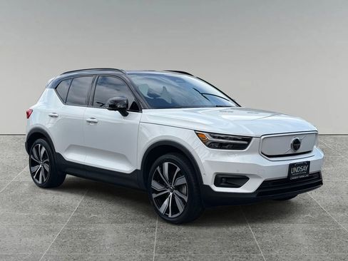 Used 2022 Volvo XC40 P8 Recharge Ultimate image 9