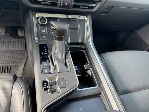 Certified 2025 Lexus GX 550 w/ Accessory Package (2T) AWD/4WD image 15
