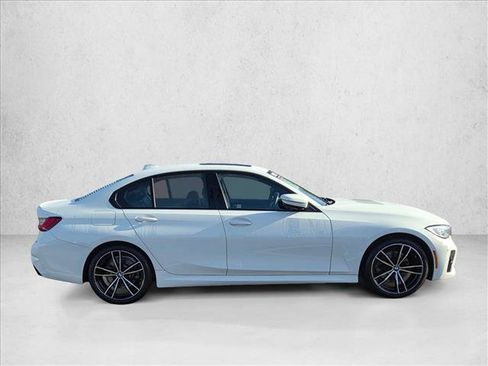 Certified 2022 BMW 330i xDrive Sedan w/ M Sport Package image 4