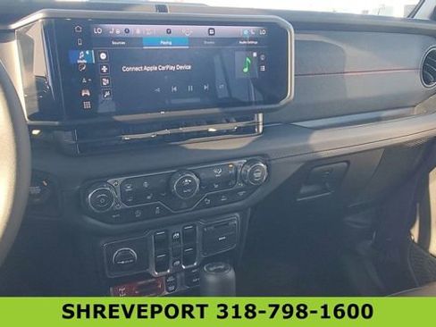 Used 2026 Jeep Wrangler Unlimited Rubicon AWD/4WD image 25