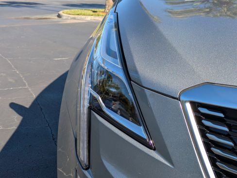 Certified 2024 Cadillac XT5 Premium Luxury w/ LPO, Floor Liner Package image 9