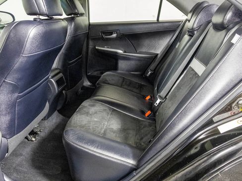 Used 2012 Toyota Camry SE w/ Leather Pkg FWD image 40