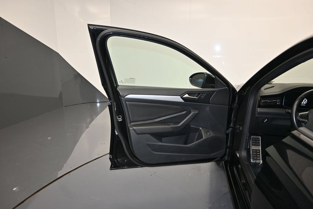 Used 2025 Volkswagen Jetta Sport FWD image 10