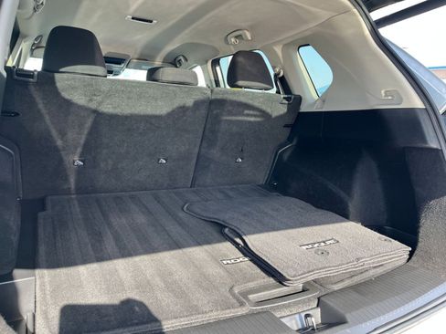 Used 2025 Nissan Rogue SV FWD image 33