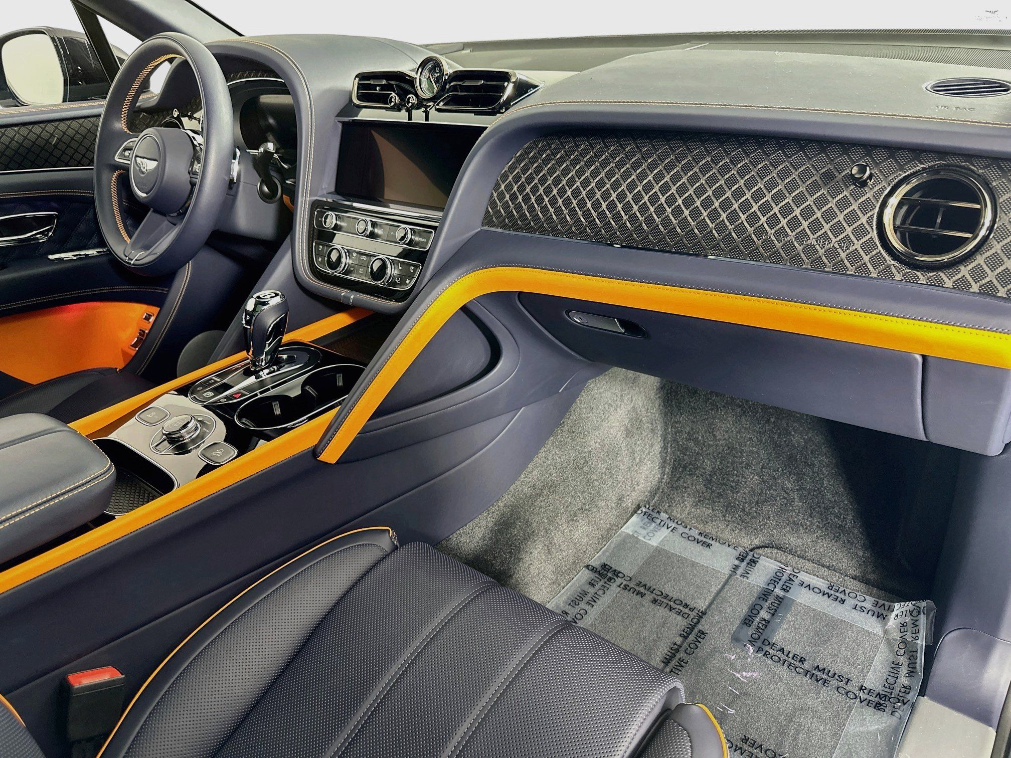 Certified 2025 Bentley Bentayga AWD/4WD image 2