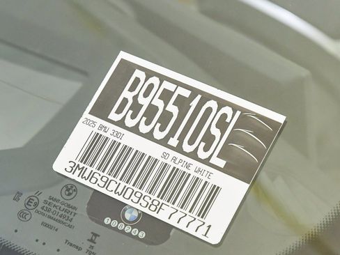 Used 2025 BMW 330i 330i w/ Premium Package image 27