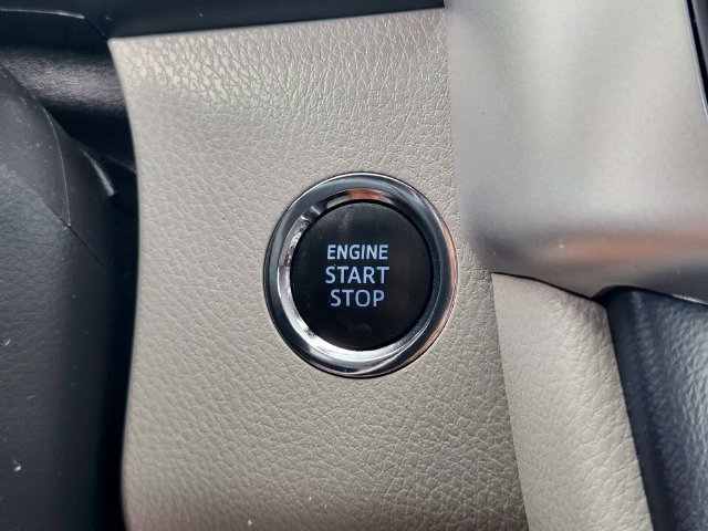 Used 2019 Toyota Highlander XLE AWD/4WD image 26