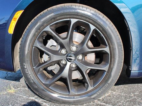 Used 2023 Chrysler Pacifica Limited w/ Uconnect Theater Family Group AWD/4WD image 58