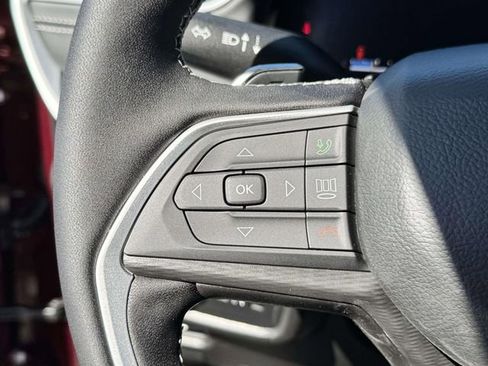 New 2025 Jeep Grand Cherokee Altitude image 8