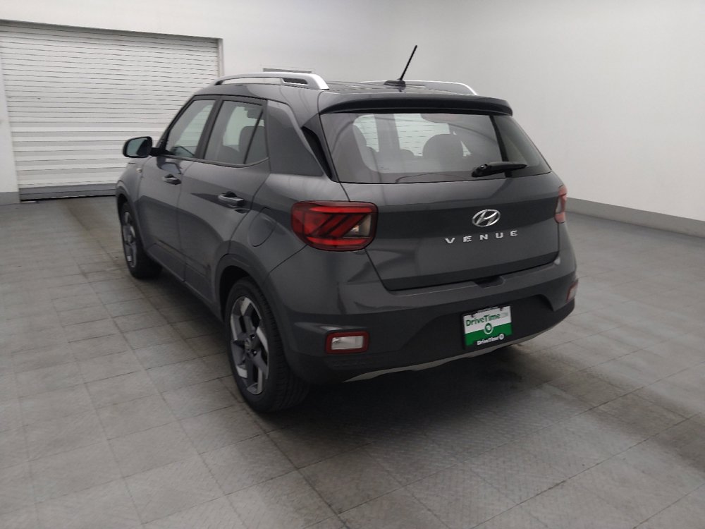 Used 2025 Hyundai Venue SEL FWD image 5