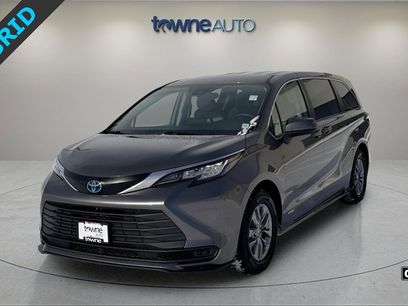 Used 2021 Toyota Sienna LE