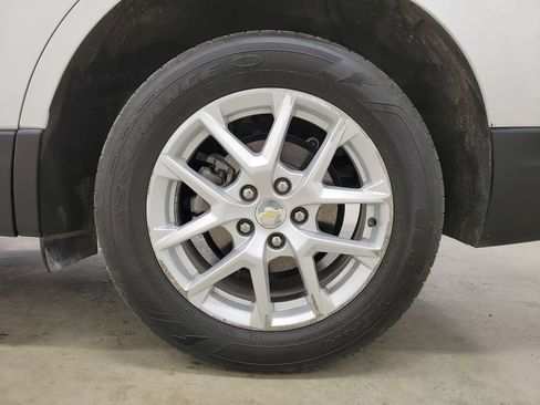 Used 2023 Chevrolet Equinox LT w/ Driver Convenience Package image 12