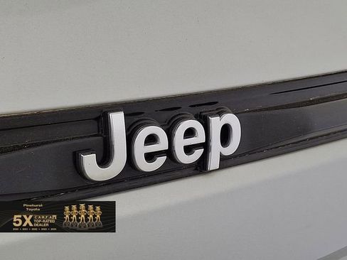 Used 2022 Jeep Grand Cherokee Overland w/ MOPAR Finishing Package image 35