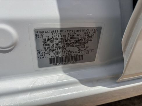 Used 2025 Nissan Versa SV FWD image 27