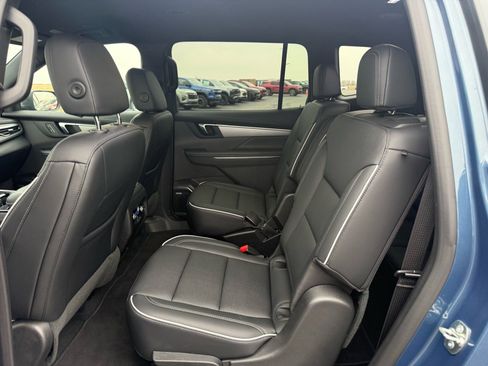 Used 2025 Buick Enclave Preferred image 12