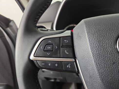 Used 2025 Toyota Highlander XLE AWD/4WD image 23
