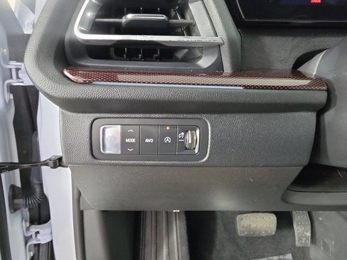 Used 2026 Chevrolet Traverse Z71 w/ Enhanced Driving Package AWD/4WD image 26