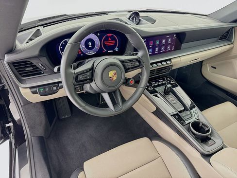 Certified 2025 Porsche 911 Carrera image 4