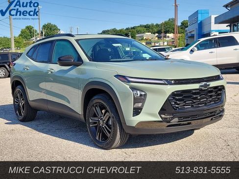 Used 2025 Chevrolet Trax ACTIV w/ Sunroof Package FWD image 7