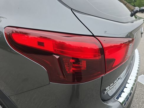 Used 2018 Nissan Rogue Sport SV FWD image 35