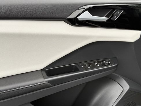 Used 2025 Volkswagen Taos S image 10