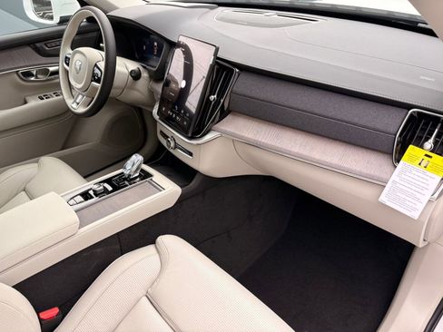 New 2026 Volvo XC90 T8 Ultra image 28