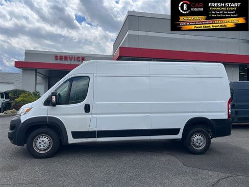 Used 2025 RAM ProMaster 2500 w/ Convenience Group image 4