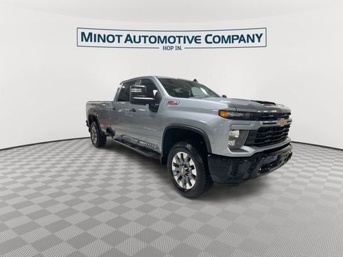 Used 2025 Chevrolet Silverado 2500 Custom w/ Custom Value Package AWD/4WD image 2