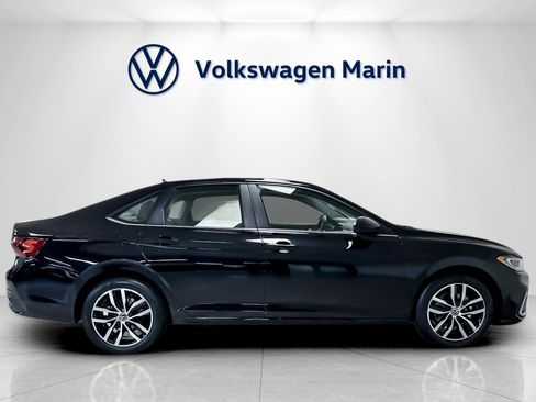 New 2025 Volkswagen Jetta SE image 6