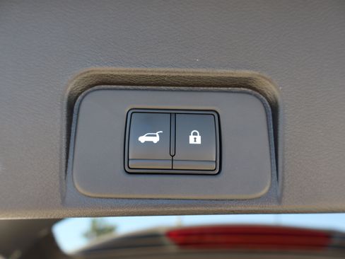 Used 2025 Nissan Rogue SV image 26