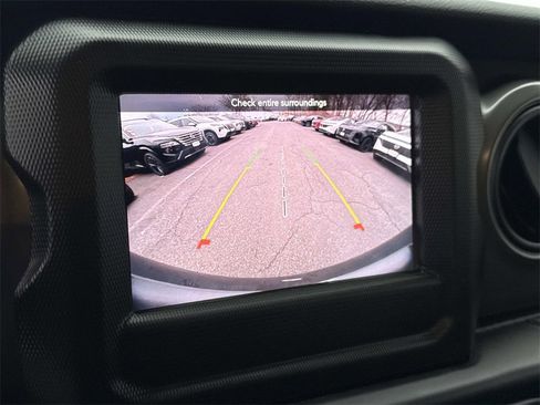 Used 2023 Jeep Wrangler Sport S image 3