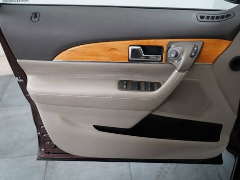 Used 2012 Lincoln MKX AWD image 25