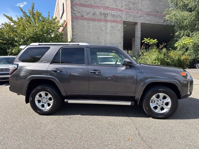 Used 2018 Toyota 4Runner SR5 AWD/4WD image 18
