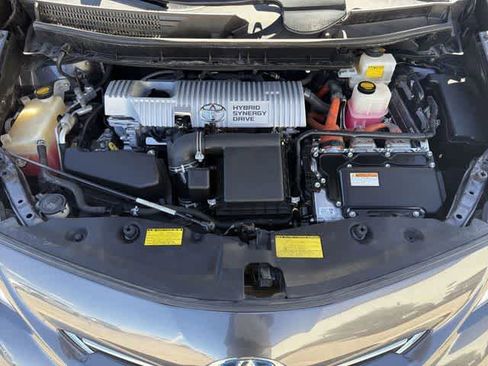 Used 2014 Toyota Prius V Three image 15