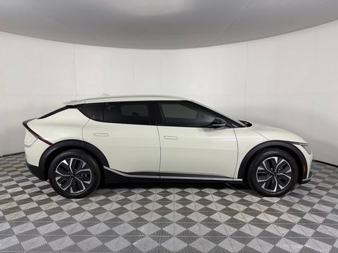 Used 2024 Kia EV6 Light RWD image 5