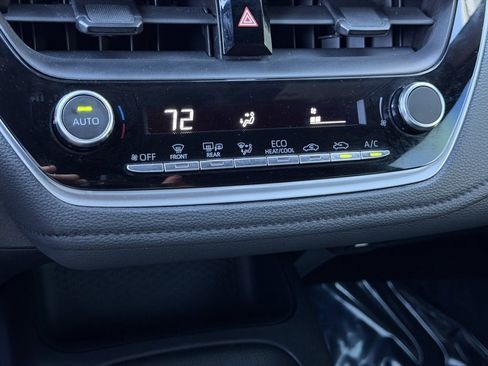 Used 2023 Toyota Corolla SE image 31