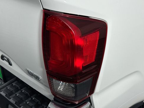 Used 2020 Toyota Tacoma SR5 image 32