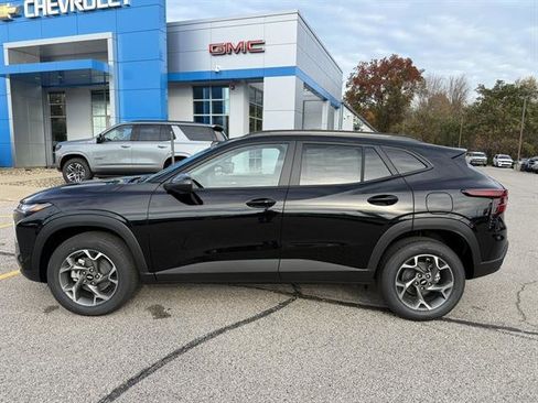 New 2026 Chevrolet Trax LT w/ Driver Confidence Package image 3