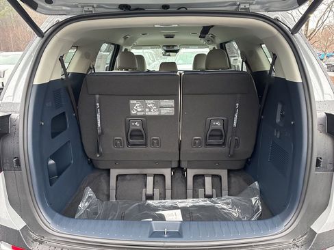 New 2026 Kia Carnival EX image 18