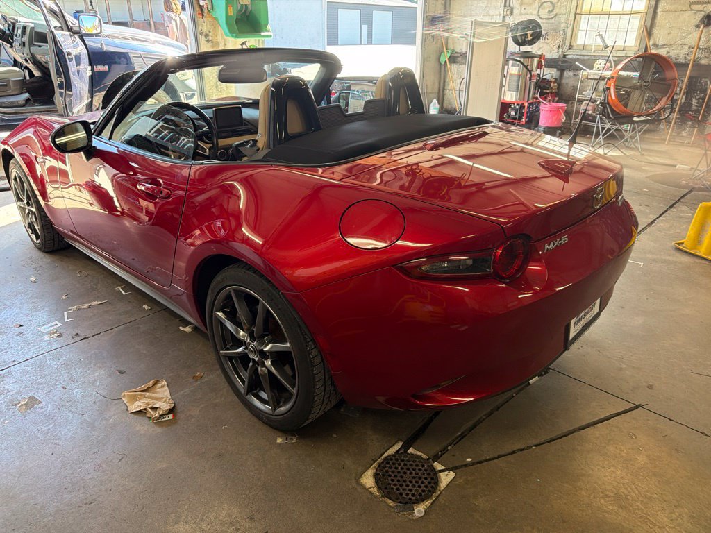 Used 2016 MAZDA MX-5 Miata Grand Touring RWD image 2
