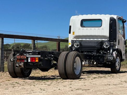 New 2025 Chevrolet Low Cab Forward 5500XG image 4