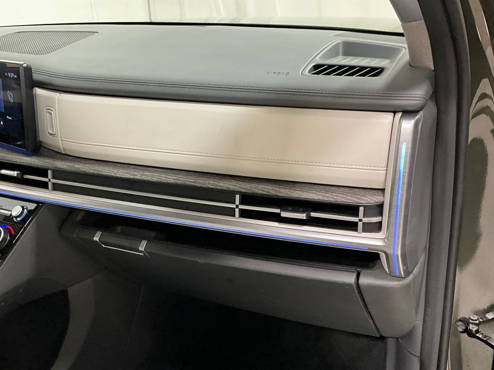 Used 2024 Hyundai Santa Fe Limited AWD/4WD image 16