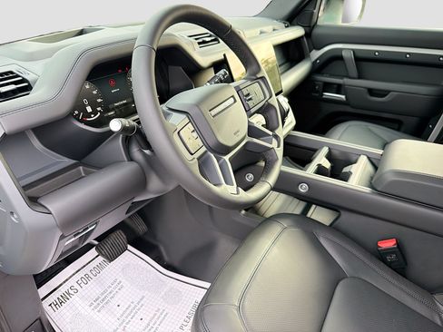 New 2026 Land Rover Defender 130 X-Dynamic SE AWD/4WD image 27