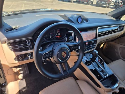 Used 2023 Porsche Macan AWD/4WD image 9