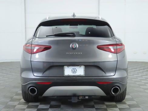 Used 2020 Alfa Romeo Stelvio image 6