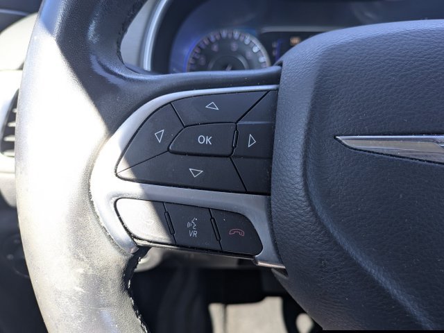 Used 2017 Chrysler 200 Limited Platinum FWD image 20