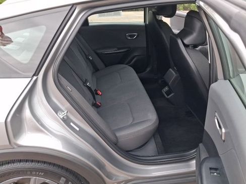 Used 2025 Kia K4 FWD image 29