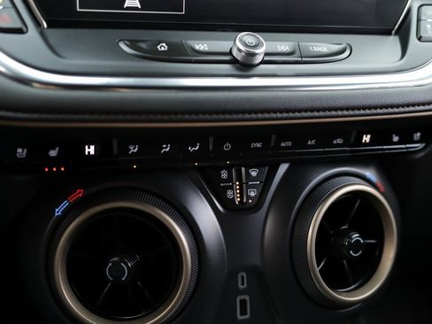 Used 2023 Chevrolet Blazer Premier w/ Enhanced Convenience Package image 16