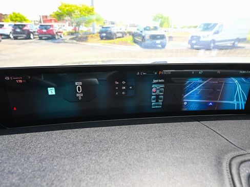 Used 2025 Ford Expedition Tremor AWD/4WD image 39