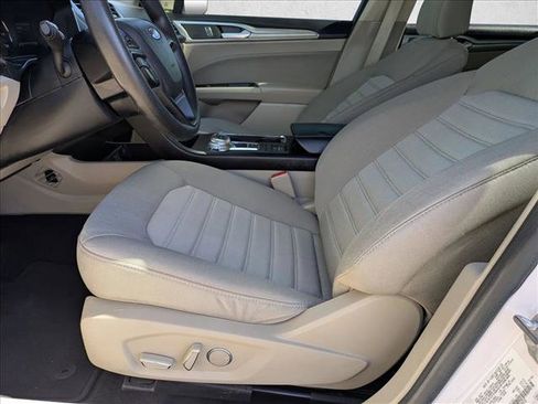 Used 2020 Ford Fusion SE image 15